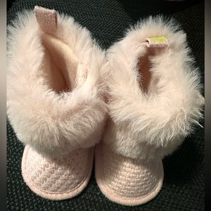 Pink booties. 0-3 months.